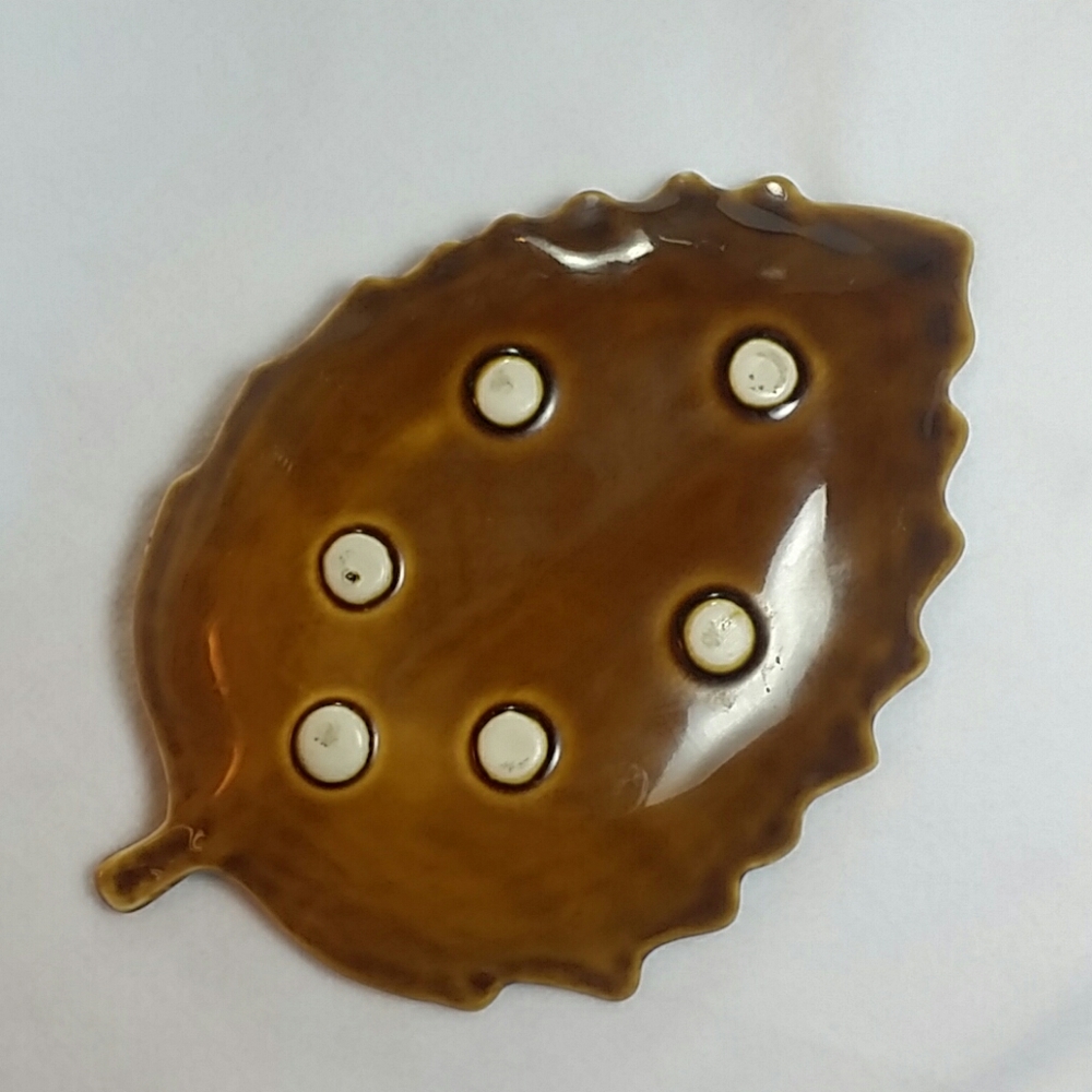 Ceramic leaf dish - Picture 2 of 2